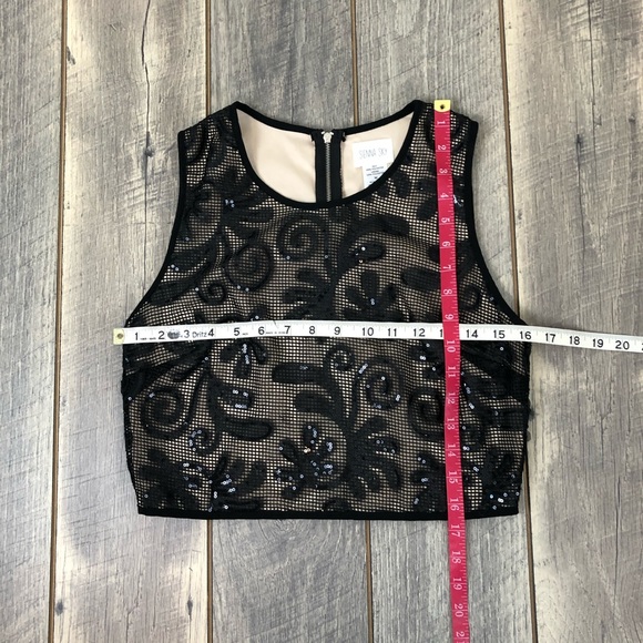 Sienna Sky Black Floral Sequin Crop Top Sz Medium - Picture 11 of 13